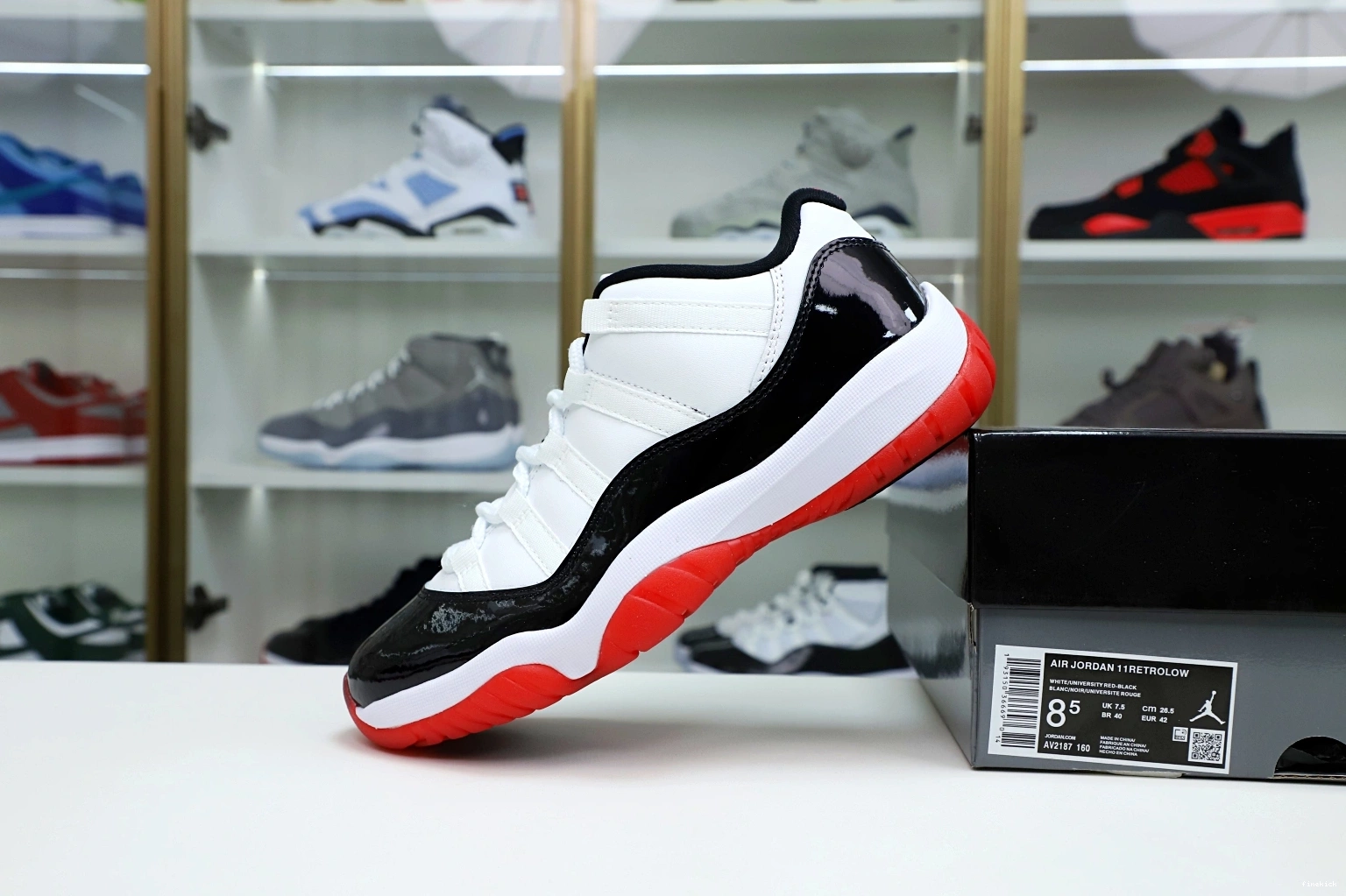 11 LOW BRED AIR WHITE JORDAN 0128